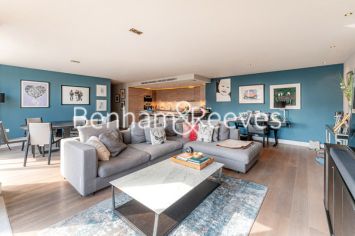 3  bedrooms flat to rent in Doulton House, Chelsea Creek, SW6-image 1