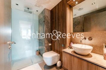3  bedrooms flat to rent in Doulton House, Chelsea Creek, SW6-image 4