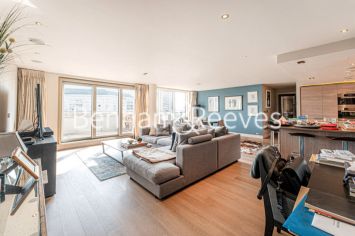 3  bedrooms flat to rent in Doulton House, Chelsea Creek, SW6-image 6