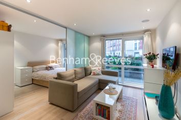 Studio flat to rent in Park Street, Fulham, SW6-image 1