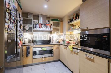 2  bedrooms flat to rent in Regal House, Imperial Wharf, SW6-image 2
