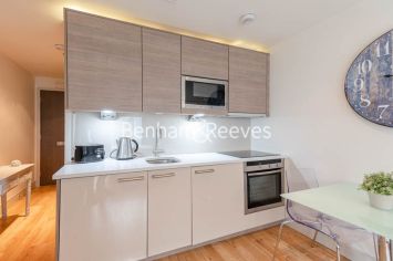 Studio flat to rent in Park Street, Chelsea, SW6-image 2