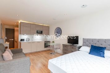 Studio flat to rent in Park Street, Chelsea, SW6-image 3