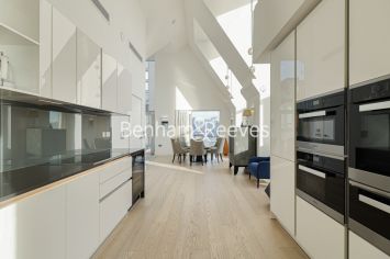 4  bedrooms flat to rent in Central Avenue, Hammersmith And Fulham, SW6-image 2