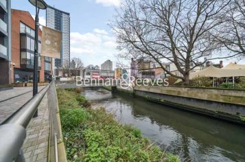 1 bedroom flat to rent in Gowing House, Drapers Yard, SW18-image 6