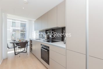 2  bedrooms flat to rent in Coda Residences, York Place, SW11-image 2