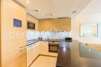 Studio flat to rent in Compass House, Chelsea Creek, SW6-image 2