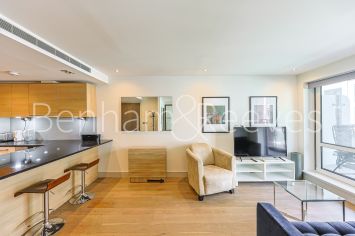 Studio flat to rent in Compass House, Chelsea Creek, SW6-image 7