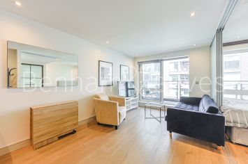 Studio flat to rent in Compass House, Chelsea Creek, SW6-image 9