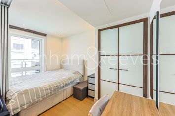 Studio flat to rent in Compass House, Chelsea Creek, SW6-image 10