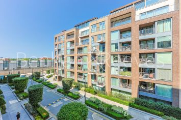 Studio flat to rent in Compass House, Chelsea Creek, SW6-image 12