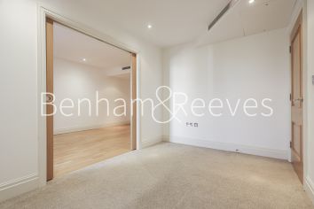 2  bedrooms flat to rent in Harbour Reach, Imperial Wharf, SW6-image 3