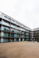 1 bedroom flat to rent in Highbury Stadium Square, Highbury, N5-image 7