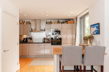 2  bedrooms flat to rent in Highbury Stadium Square, Highbury, N5-image 8