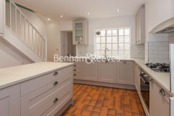 3 bedrooms house to rent in Southwood Lane, Highgate, N6-image 2