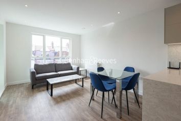 2  bedrooms flat to rent in Seven Sisters Road, Highgate, N7-image 1
