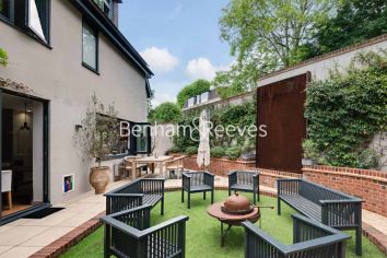 5 bedrooms flat to rent in Hornsey Lane Gardens, Highgate, N6-image 6