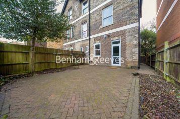 3 bedrooms flat to rent in Hornsey Lane, Highgate, N6-image 11