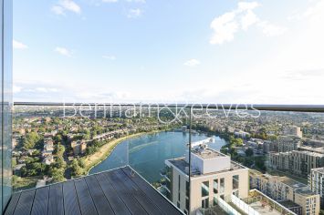 3  bedrooms flat to rent in Skyline Apartment, Devan Grove, N4-image 5