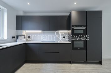 image 4  bedrooms flat to rent in Cowan Gardens, Highgate, N15-image 2