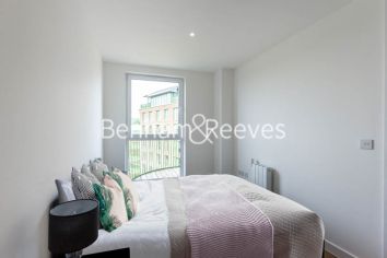 Studio flat to rent in Ottley Drive, Kidbrooke, SE3-image 7
