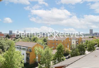 2  bedrooms flat to rent in Erebus Drive, Woolwich, SE28-image 8