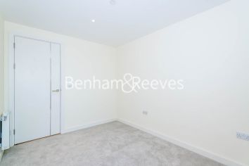3 bedrooms flat to rent in Duke of Wellington Avenue, Canary Wharf, SE18-image 13