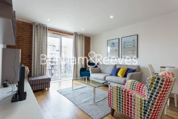 2  bedrooms flat to rent in Royal Arsenal Riverside, Woolwich, SE18-image 1