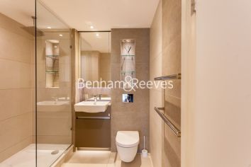 3 bedrooms flat to rent in Duke of Wellington Avenue, Woolwich, SE18-image 4