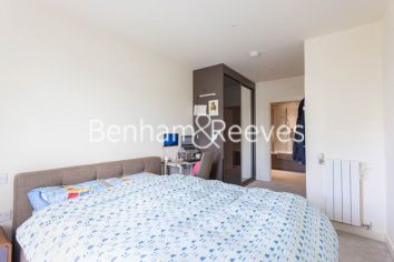 2  bedrooms flat to rent in Thunderer Walk, Woolwich, SE18-image 3