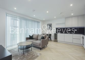 1  bedroom flat to rent in Brigadier Walk, Royal Arsenal Riverside, SE18-image 2