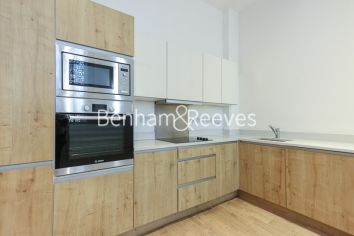 1 bedroom flat to rent in Arsenal Way, Royal Arsenal Riverside, SE18-image 2