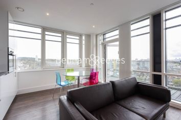 3 bedrooms flat to rent in Royal Arsenal Riverside, Woolwich, SE18-image 10