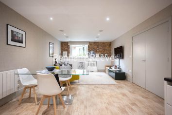 3 bedrooms house to rent in Major Draper Street, Royal Arsenal Riverside, SE18-image 3