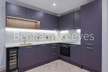 1  bedroom flat to rent in Brigadier Walk, Royal Arsenal Riverside, SE18-image 2