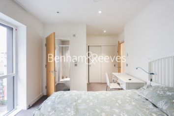 3 bedrooms flat to rent in John Harrison Way, Woolwich, SE10-image 19
