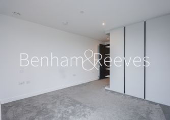 2  bedrooms flat to rent in Brigadier Walk, Royal Arsenal Riverside, SE18-image 9