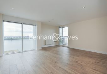 2  bedrooms flat to rent in Erebus Drive, Woolwich, SE28-image 1