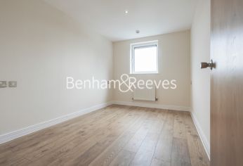 2  bedrooms flat to rent in Erebus Drive, Woolwich, SE28-image 3
