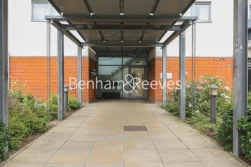 2  bedrooms flat to rent in Erebus Drive, Woolwich, SE28-image 6