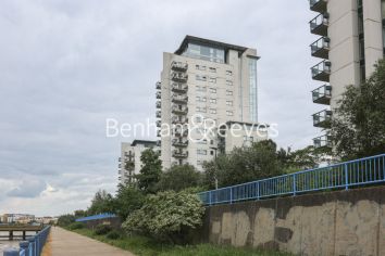 2  bedrooms flat to rent in Erebus Drive, Woolwich, SE28-image 11
