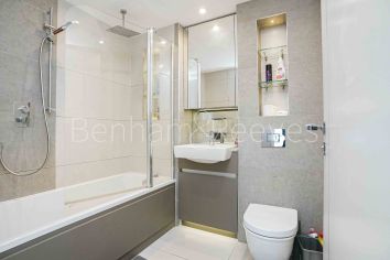 2  bedrooms flat to rent in Royal Arsenal Riverside, Duke of Wellington Avenue, SE18-image 5