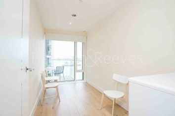 2  bedrooms flat to rent in Royal Arsenal Riverside, Duke of Wellington Avenue, SE18-image 13