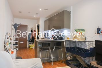 1  bedroom flat to rent in Victory Parade, Arsenal Riverside, SE18-image 3