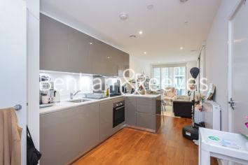1  bedroom flat to rent in Victory Parade, Arsenal Riverside, SE18-image 15