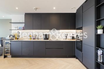 3  bedrooms flat to rent in Brigadier Walk, Royal Arsenal Riverside, SE18-image 7