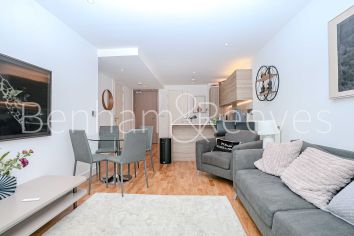1  bedroom flat to rent in Biring House, Wellington, SE18-image 1