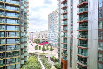1  bedroom flat to rent in Brigadier Walk Royal, Arsenal Riverside, SE18-image 12
