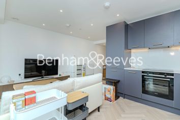 1  bedroom flat to rent in Brigadier Walk Royal, Arsenal Riverside, SE18-image 14