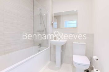 3  bedrooms flat to rent in Davies House, Vousden Grove, SE28-image 5